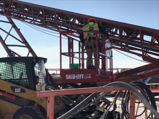 Skid-Lift used for Conveyor Maintenance Skid-Lift used for Conveyor Maintenance